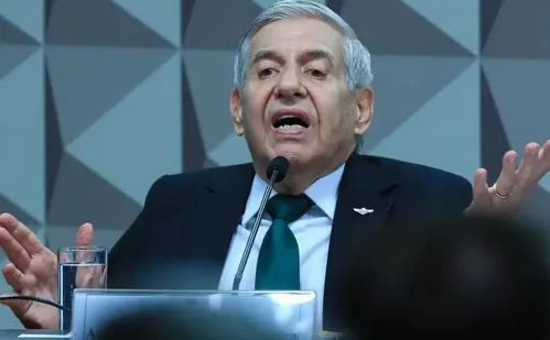 
          Imagem ilustrativa da imagem Moraes determina que PF produza laudo pericial sobre saúde de Heleno
          