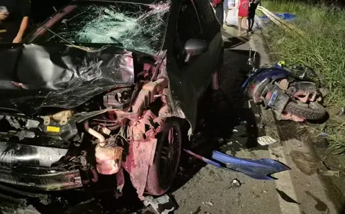 
          Imagem ilustrativa da imagem Motociclista morre após motorista invadir contramão e bater de frente no Sul do ES
          