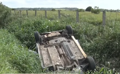 
          Imagem ilustrativa da imagem Mulher sofre acidente e passa mais de sete horas caída em área de mata na Serra
          