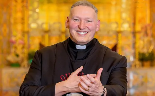 
          Imagem ilustrativa da imagem Música com Roberto Carlos em novo trabalho do padre Marcelo
          