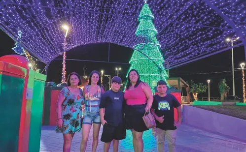 
          Imagem ilustrativa da imagem Natal instagramável em Guarapari: decoração segue até o dia 06 de janeiro
          