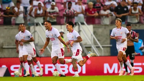 
          Imagem ilustrativa da imagem Náutico amassa o Santa Cruz por 4 a 0 e dispara na ponta do Pernambucano
          