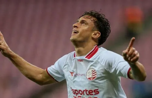 
          Imagem ilustrativa da imagem Náutico mostra força, vira sobre o Decisão e dorme no topo da tabela
          