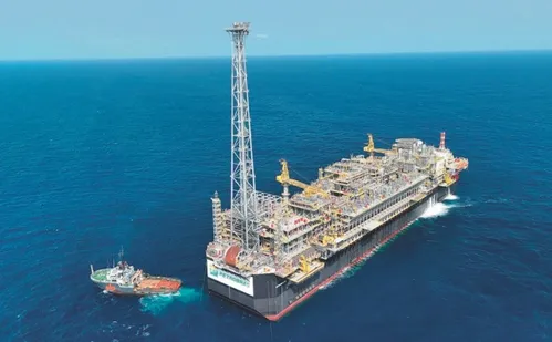 
          Imagem ilustrativa da imagem Navio montado no Espírito Santo fica pronto e já produz óleo
          