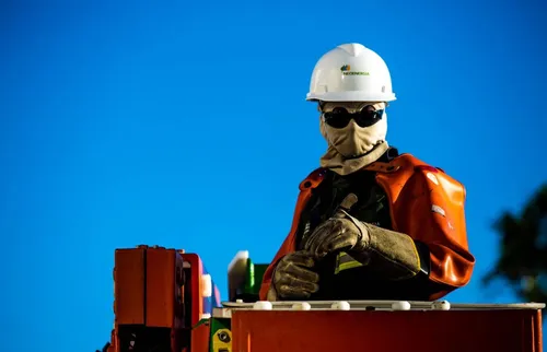 
          Imagem ilustrativa da imagem Neoenergia leva energia segura a 7 mil moradores de Brasília Teimosa
          