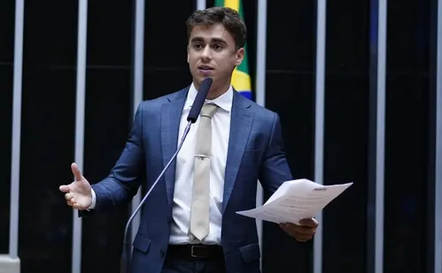 
          Imagem ilustrativa da imagem Nikolas Ferreira é condenado a pagar R$ 40 mil por comentário transfóbico
          