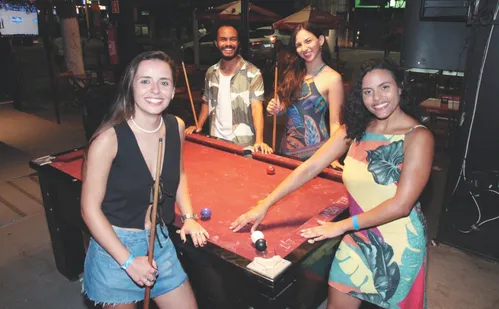 
          Imagem ilustrativa da imagem Noitada sem fim: jovens mantêm viva a tradição de curtir a noite
          