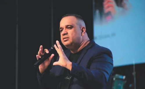 
          Imagem ilustrativa da imagem Noite de fé e adoração na ADNV do Bairro de Fátima
          