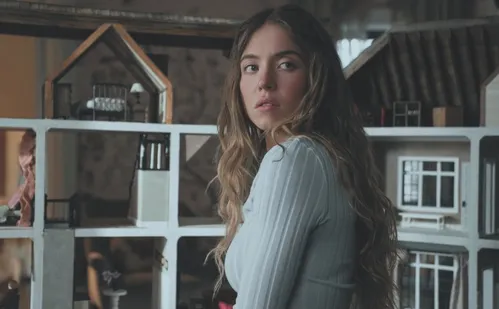 
          Imagem ilustrativa da imagem Nova comédia policial com Marcus Majella chega aos cinemas
          