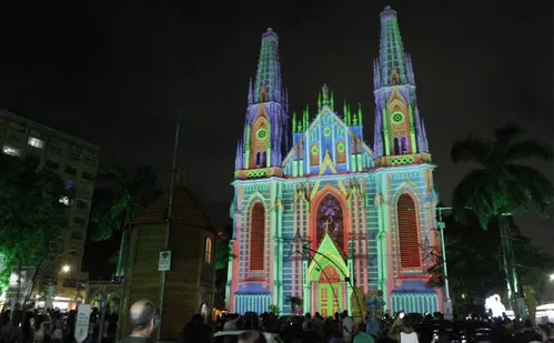 
          Imagem ilustrativa da imagem Nova vila natalina liga o Palácio Anchieta à Catedral
          