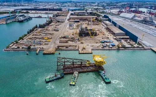 
          Imagem ilustrativa da imagem Novo programa vai atrair empresas e criar empregos
          