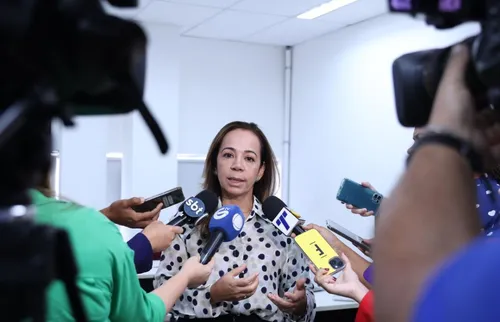 
          Imagem ilustrativa da imagem Novo projeto do MP reforça combate à "epidemia" de feminicídios em Pernambuco
          