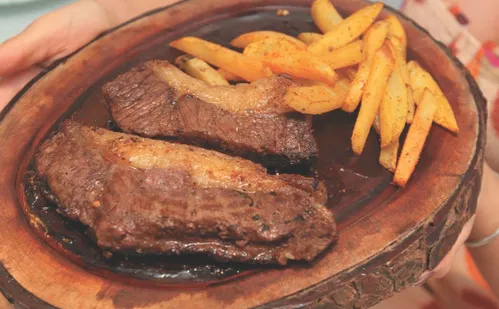 
          Imagem ilustrativa da imagem Nutricionistas explicam o que muda com a nova pirâmide da alimentação saudável
          