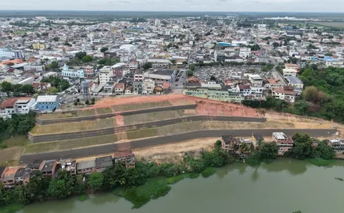 
          Imagem ilustrativa da imagem Obra para conter ladeira e evitar deslizamentos é entregue em São Mateus
          