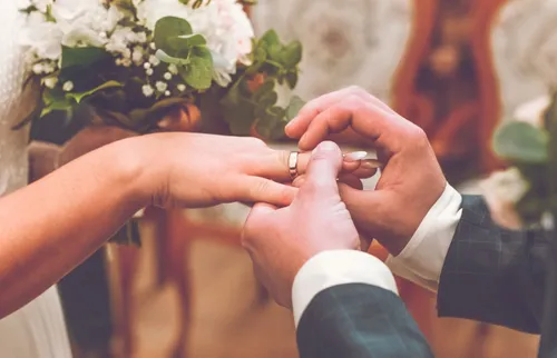 
          Imagem ilustrativa da imagem Onde o “sim” é mais dito em Pernambuco — e onde o casamento é raro
          