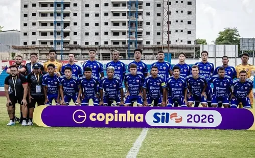 
          Imagem ilustrativa da imagem Ônibus do Águia de Marabá Sub-20 colide e preparador físico morre
          