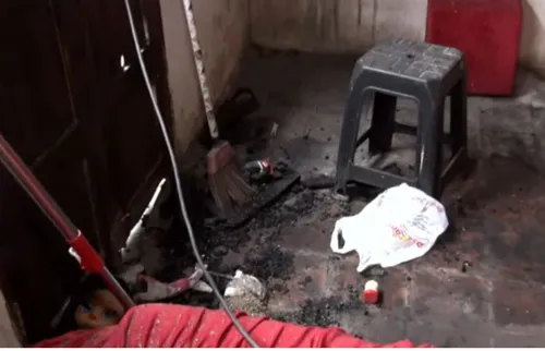 
          Imagem ilustrativa da imagem Ônibus pega fogo em Paulista, destrói imóveis e mobiliza Defesa Civil
          