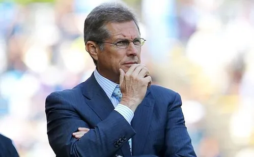 
          Imagem ilustrativa da imagem Oswaldo vê 'edições mal-intencionadas' em polêmica com Ancelotti
          