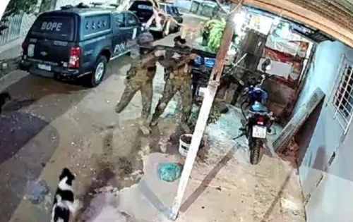 
          Imagem ilustrativa da imagem PMs réus por duplo homicídio no Recife são absolvidos pela Justiça Militar
          