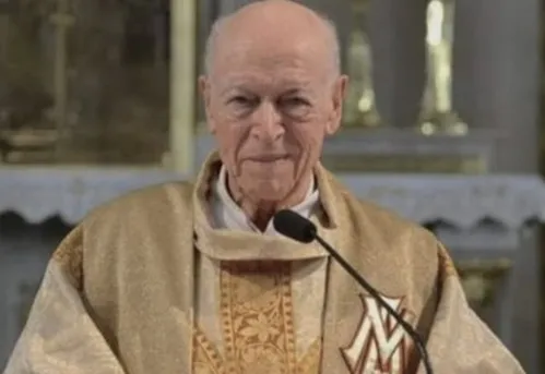 
          Imagem ilustrativa da imagem Padre de 103 anos morre durante reza da Ave Maria em igreja do Rio de Janeiro
          