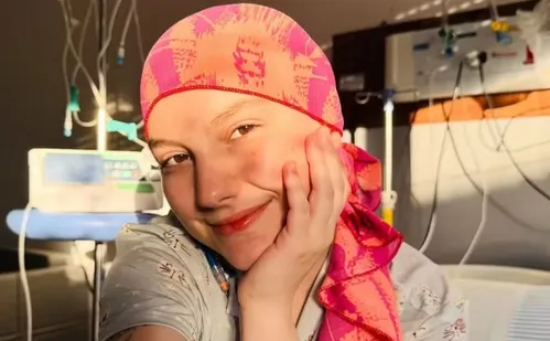 
          Imagem ilustrativa da imagem Pai de Isabel Veloso desabafa nas redes sobre saúde da filha
          