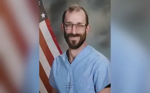 
          Imagem ilustrativa da imagem Pais de enfermeiro morto pelo ICE afirmam que governo diz "mentiras repugnantes"
          