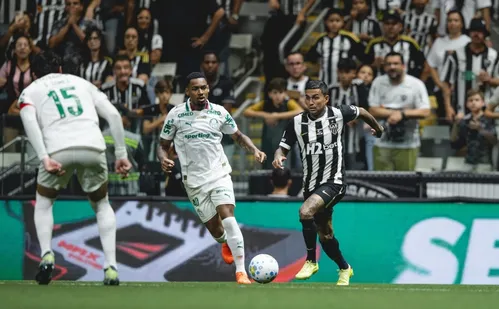 
          Imagem ilustrativa da imagem Palmeiras abusa de erros, é salvo por Vitor Roque e empata com o Atlético-MG
          