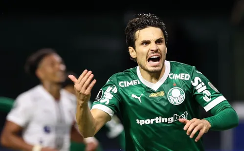 
          Imagem ilustrativa da imagem Palmeiras tem noite mágica, goleia LDU e pega Flamengo na final da Libertadores
          