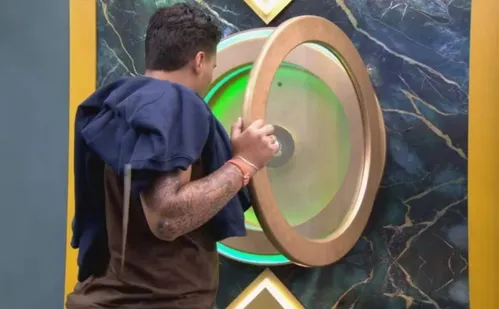 
          Imagem ilustrativa da imagem Pedro Henrique aperta o botão e desiste do BBB 26
          