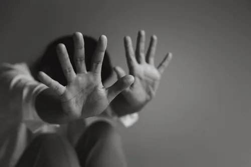 
          Imagem ilustrativa da imagem Pesquisa analisa comportamento de agressores em casos de violência doméstica
          