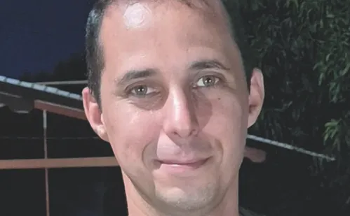 
          Imagem ilustrativa da imagem Piloto que ficou sem andar passa por tratamento inédito: “Voltei a ter esperança”
          