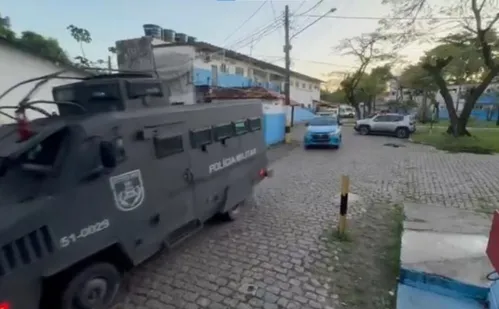 
          Imagem ilustrativa da imagem Polícia faz operação contra o Comando Vermelho na zona oeste do Rio de Janeiro
          