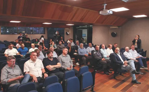 
          Imagem ilustrativa da imagem Policiamento no Natal: Drones, câmeras e 768 PMs reforçam segurança nas ruas
          