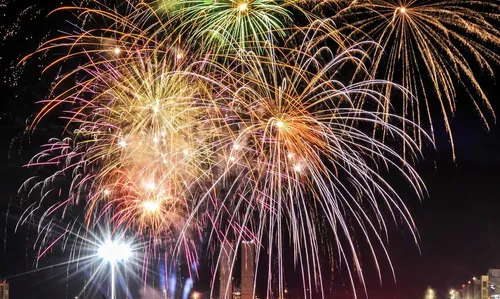 
          Imagem ilustrativa da imagem O despertar de um novo tempo: Recife se despede de 2025
          