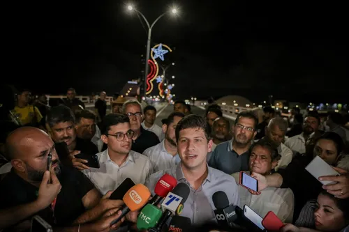
          Imagem ilustrativa da imagem Ponte Giratória já está aberta ao trânsito no Bairro do Recife
          