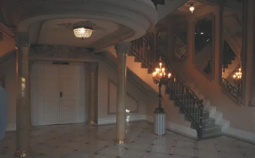 
          Imagem ilustrativa da imagem Por dentro do novo Teatro Carlos Gomes
          