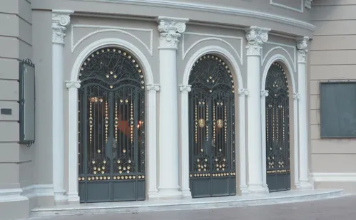 
          Imagem ilustrativa da imagem Por dentro do novo Teatro Carlos Gomes
          