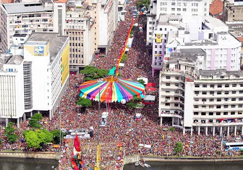 
          Imagem ilustrativa da imagem Por que o Atlético Mineiro perdeu a ação contra o Galo da Madrugada?
          