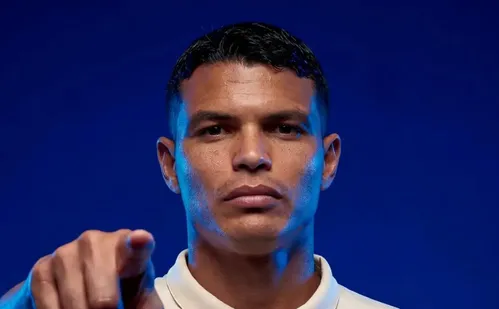 
          Imagem ilustrativa da imagem Porto anuncia contratação do zagueiro brasileiro Thiago Silva
          