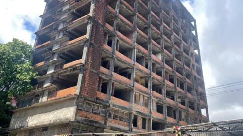 
          Imagem ilustrativa da imagem Prefeitura do Recife inicia demolição do Edifício 13 de Maio nesta terça-feira (6)
          