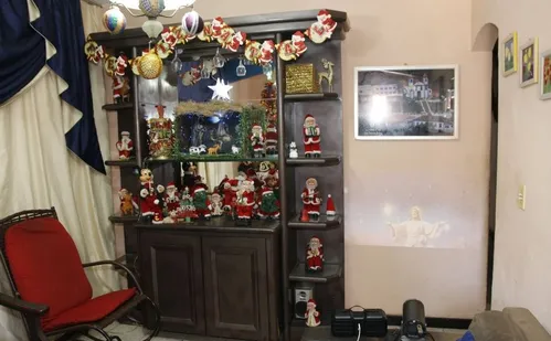 
          Imagem ilustrativa da imagem Presépios, luzes e cores encantam moradores
          