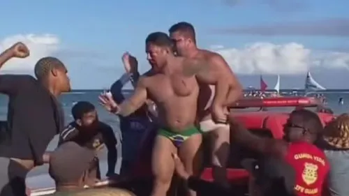 
          Imagem ilustrativa da imagem Procon-PE multa barraca onde turistas foram agredidos em Porto de Galinhas
          