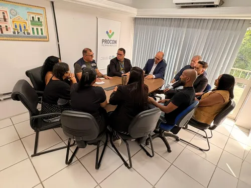 
          Imagem ilustrativa da imagem Procon e Prefeitura de Ipojuca definem regras para serviços turísticos em Porto
          