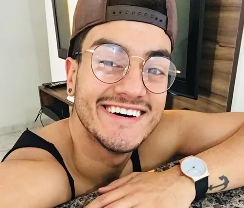 
          Imagem ilustrativa da imagem Professor de dança desaparece em Cabo Frio após marcar encontro por aplicativo de relacionamento
          