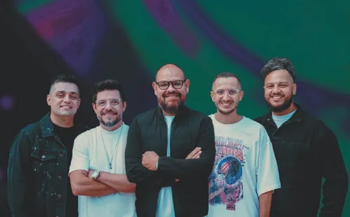 
          Imagem ilustrativa da imagem Quatro por Um lança a nova versão de “Um Chamado”
          