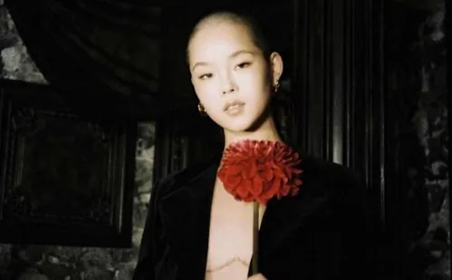 
          Imagem ilustrativa da imagem Quem é Cocona, rapper japonês que se assumiu transmasculino e não-binário?
          