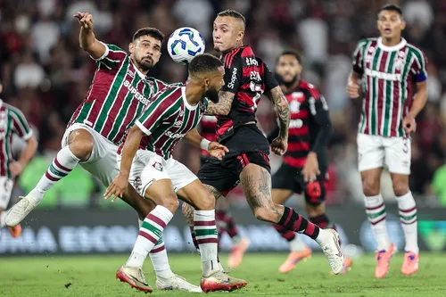 
          Imagem ilustrativa da imagem CBF tira jogos das 19h no meio de semana e acaba com 'noitada' no domingo
          