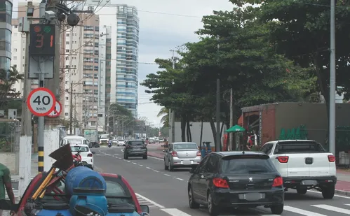 
          Imagem ilustrativa da imagem Radares estão de volta em Vila Velha com novos limites de velocidade
          