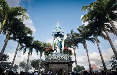 
          Imagem ilustrativa da imagem Raquel Lyra destaca fé dos pernambucanos na 1ª Festa do Morro pós-reconstrução
          
