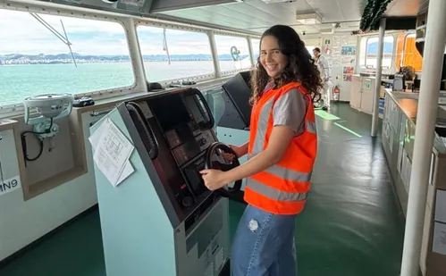 
          Imagem ilustrativa da imagem Recém-formados disputam salário de até R$ 11.500
          